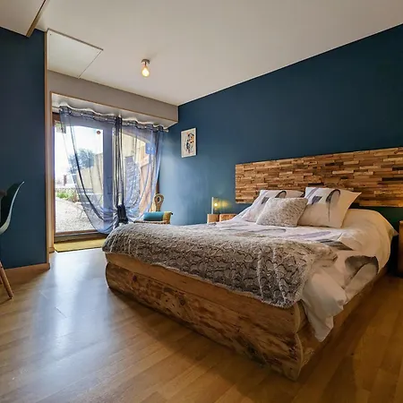 D'hotes Paisible Dans Ferme Pres De Gorges Du Lignon - Fr-1-582-376